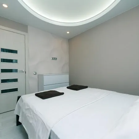 Bulvar Lesi Ukrainki 15a Apartment
