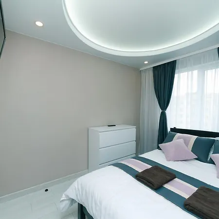 Bulvar Lesi Ukrainki 15a Apartment